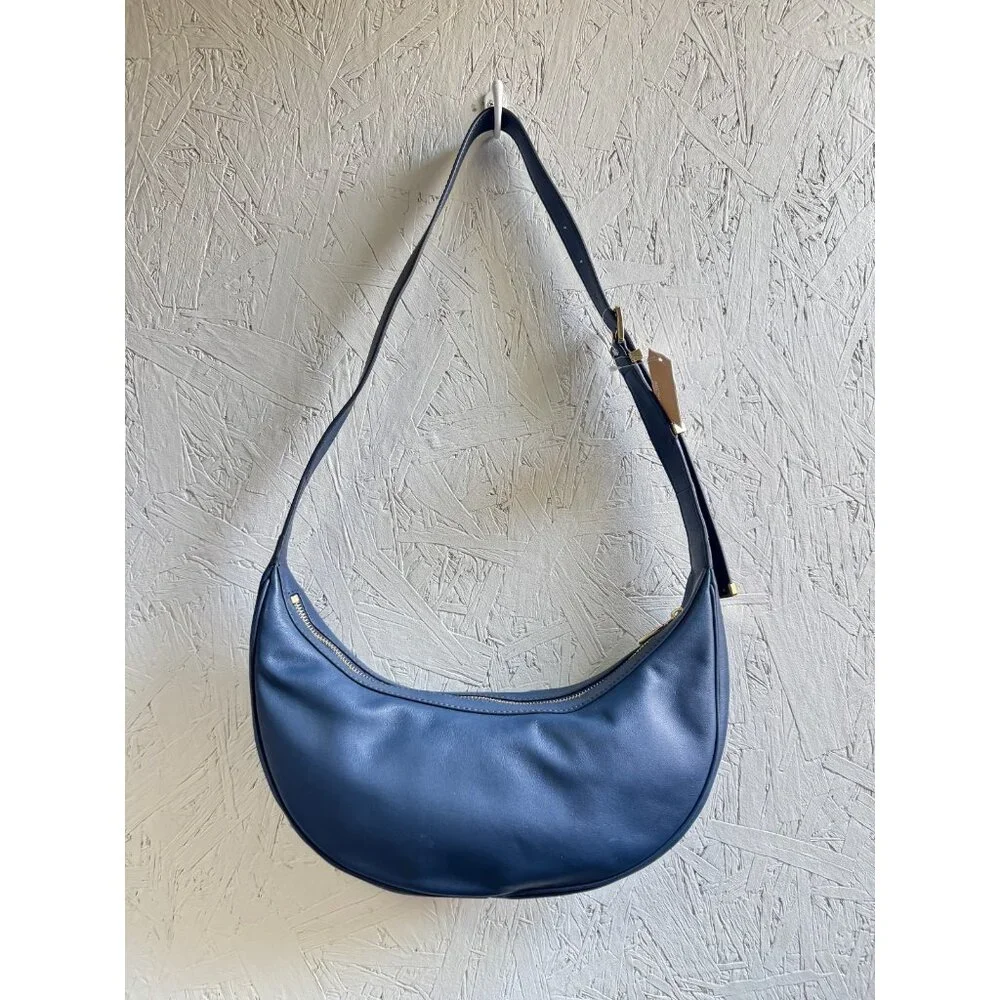 MICHAEL KORS Avra leather crescent sling shoulder bag- Navy